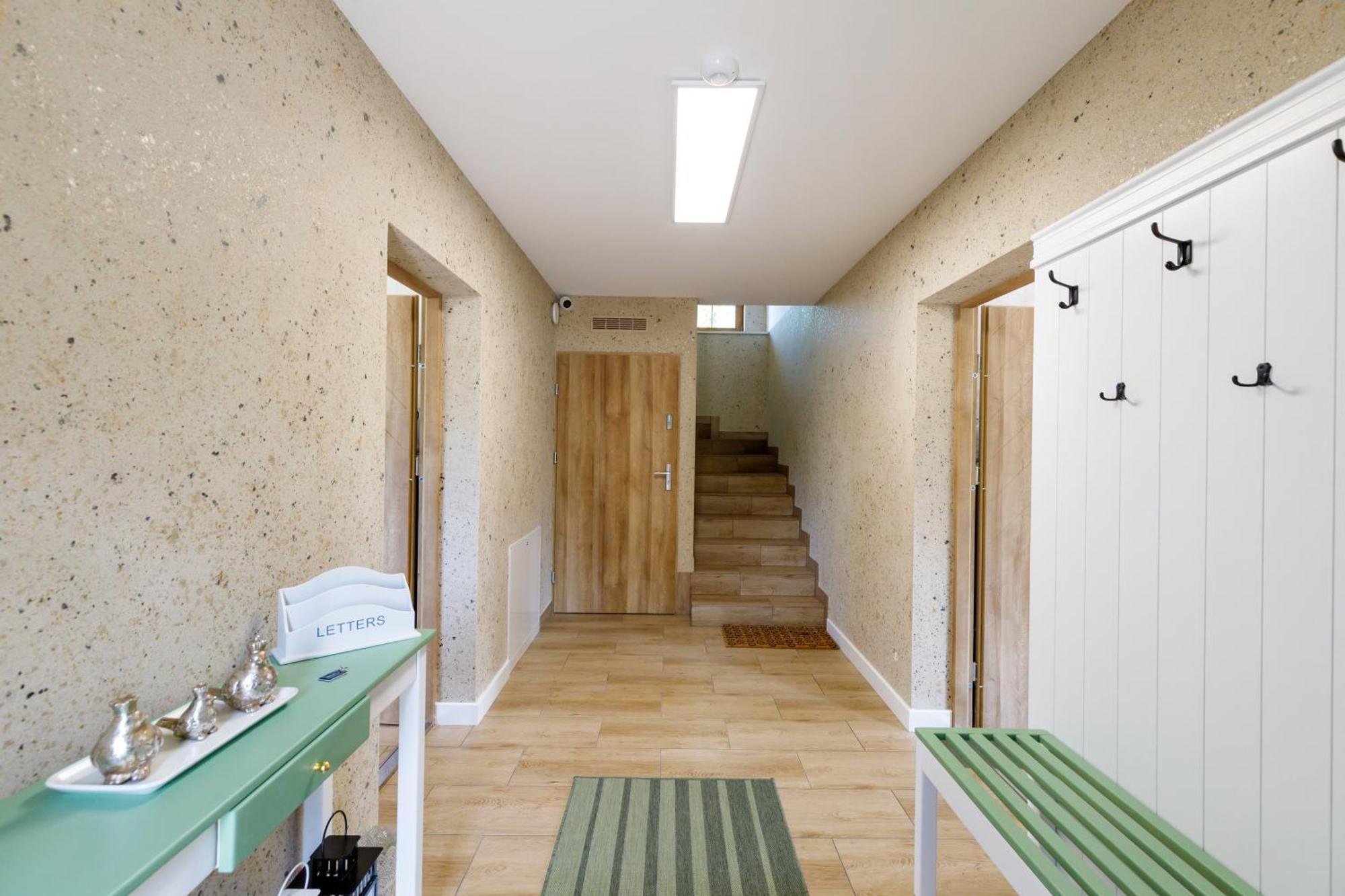 Green Door Освиенцим Екстериор снимка