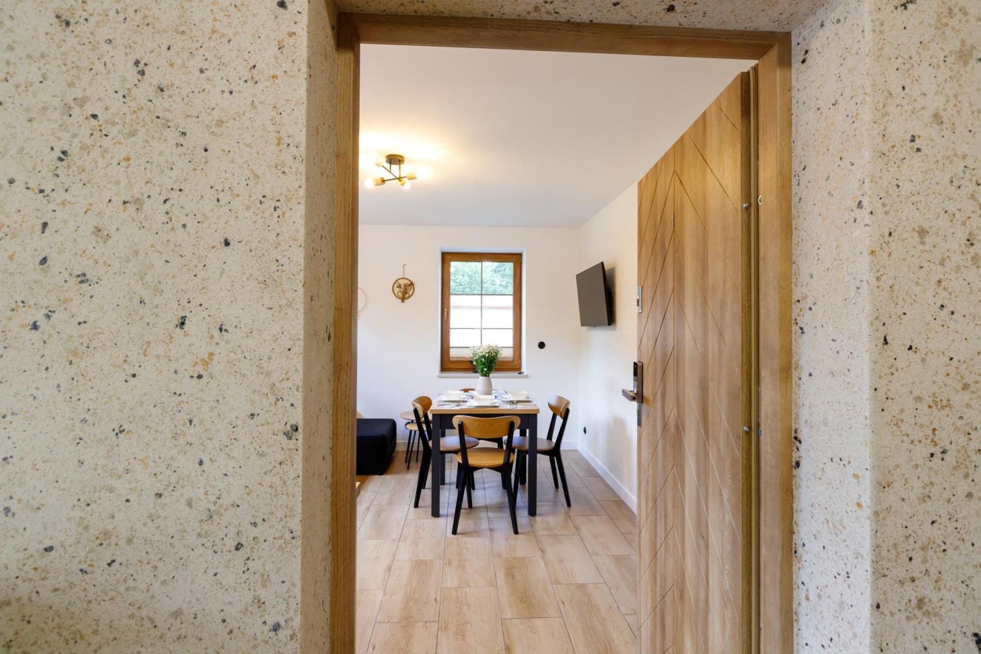 Green Door Освиенцим Екстериор снимка